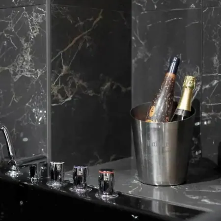 Magnifique Avec Sauna Et Jacuzzi Apartment